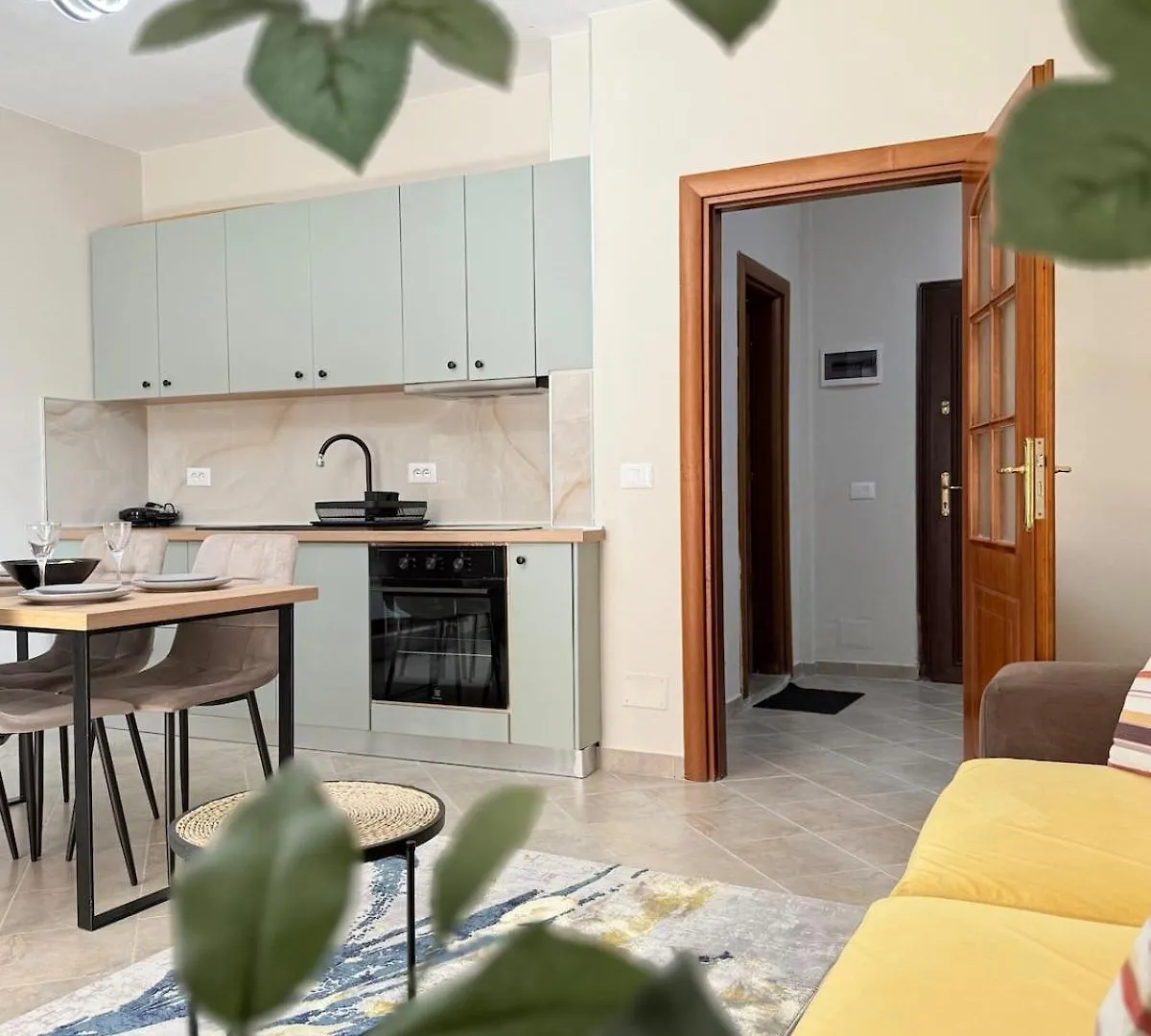Ruben Apartment In Golem