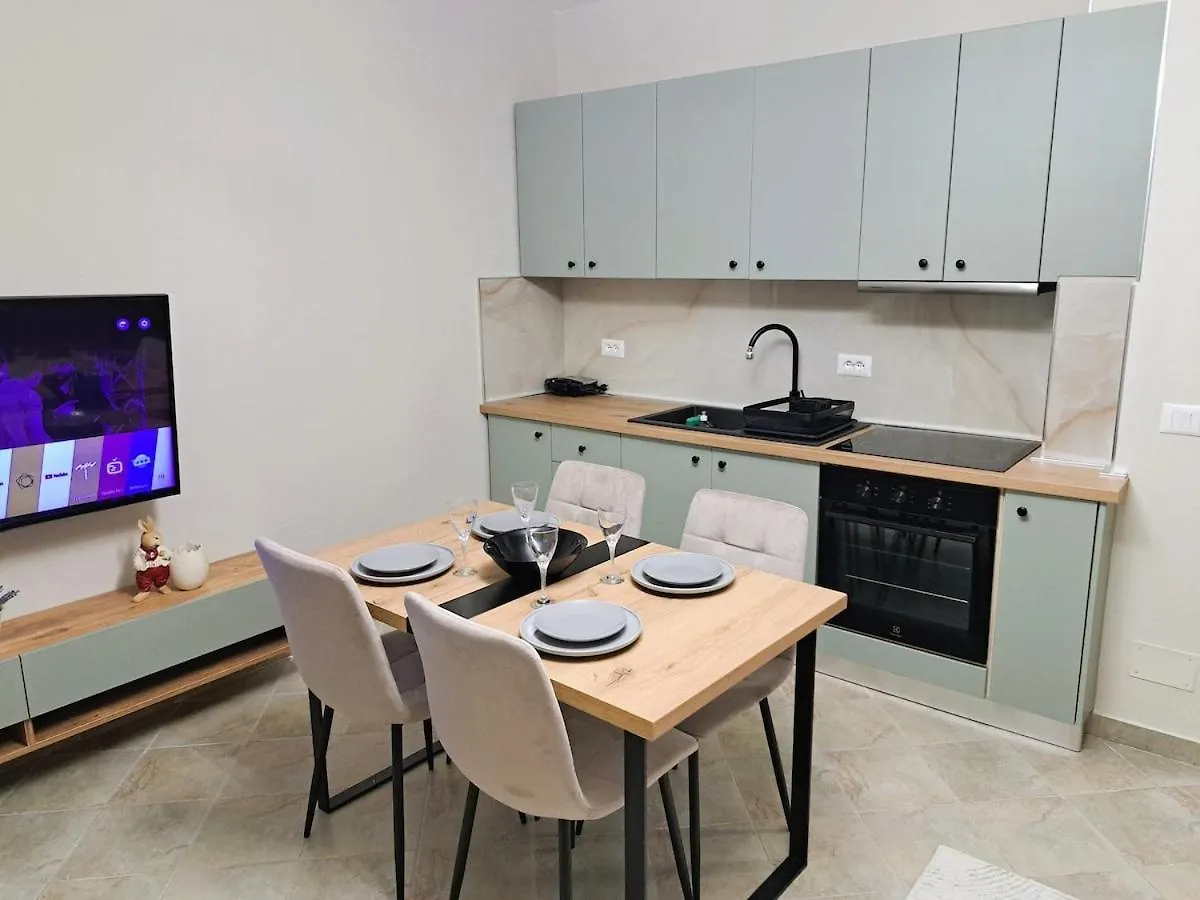 Ruben Apartment In Golem Albanie